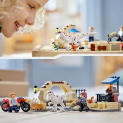 LEGO Jurassic World Atrociraptor Dinosaurus Motorachtervolging 76945^ Lego